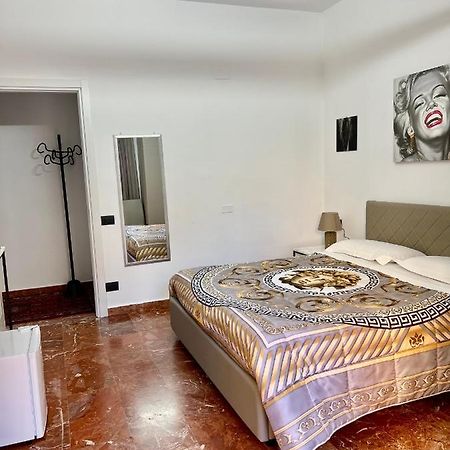 קרוטונה Rooms Lungomare מראה חיצוני תמונה
